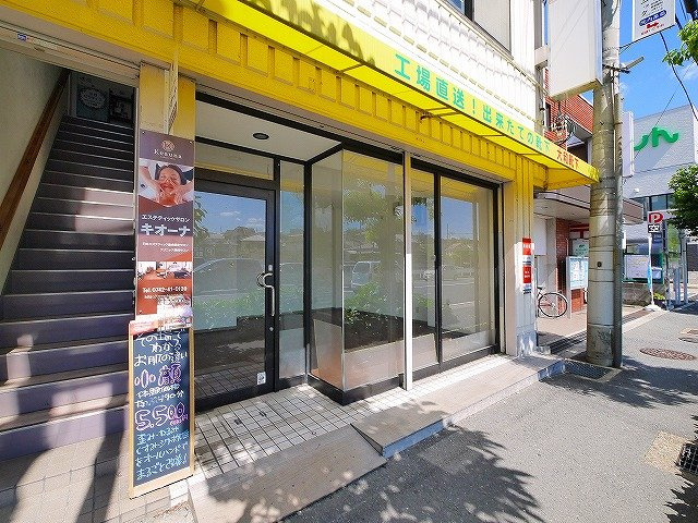 平井ビル（西）のエントランス