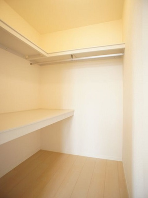 【収納】 | メゾン・ボヌールC | ウォークインクロゼット付きでお部屋はスッキリ♪