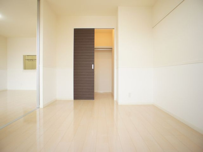 【子供部屋】 | メゾン・ボヌールC | 日当たり良好な南側洋間です♪