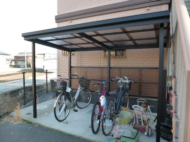 総社市溝口のアパートのその他共用部分|駐輪場