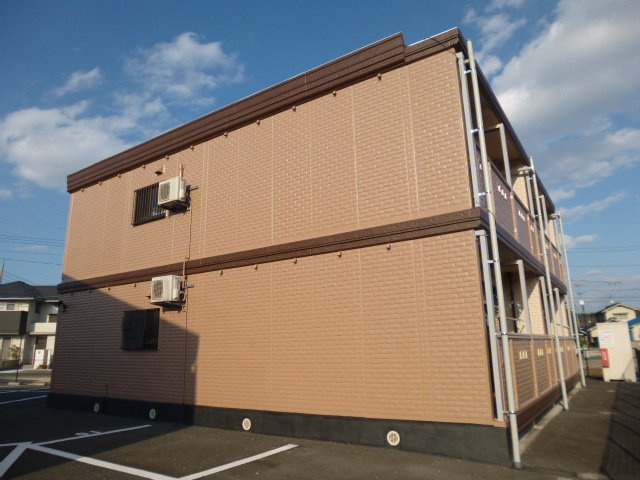 総社市溝口のアパートの外観