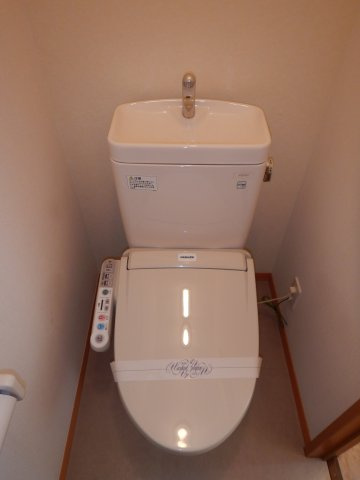 マーチＢのトイレ|温水洗浄便座