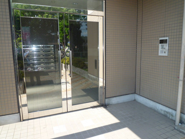 倉敷市美和１丁目の賃貸マンションのエントランス|オートロック