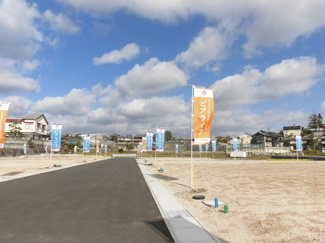 【前面道路含む現地写真】 | 分譲地内、前面道路を確認いただける写真