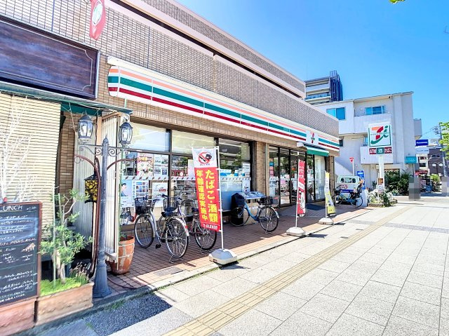 ブランカ・ベルヴィルの周辺|近くのコンビニエンスストア