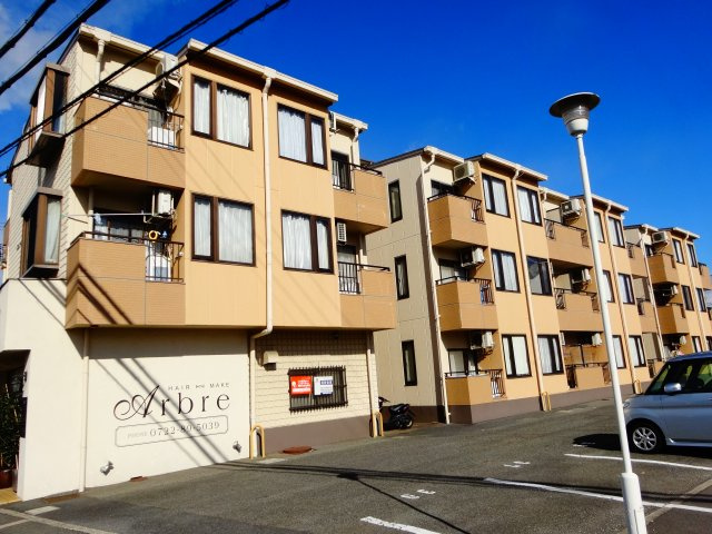 ニューハイツ松川の外観