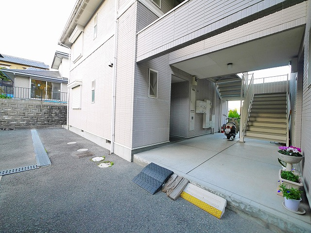 学園前サザンコートAのその他共用部分|アパート入口