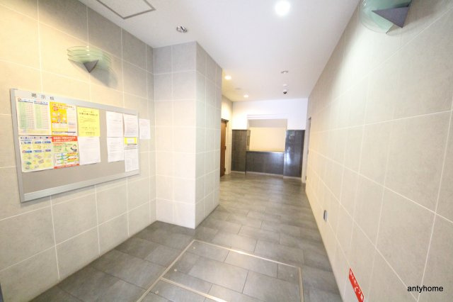 レジュールアッシュ梅田イースト　仲介手数料無料のロビー