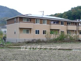 広島市安佐北区安佐町大字飯室のアパートの外観