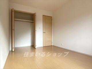 広島市安佐北区安佐町大字飯室のアパートの寝室|クローゼットあり
