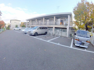 【駐車場】
