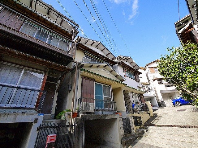 奈良市・貸一軒家の外観|外観もきれいです