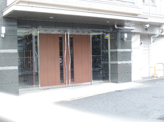 【エントランス】 | 横浜市営地下鉄ブルーライン「三ッ沢上町」駅徒歩5分とアクセス良好！