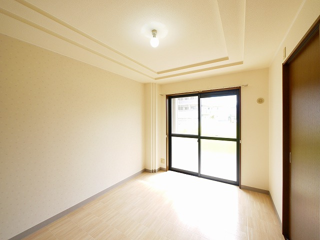 ラ・ルミエールＢの洋室|個人の部屋や寝室として使える洋室です