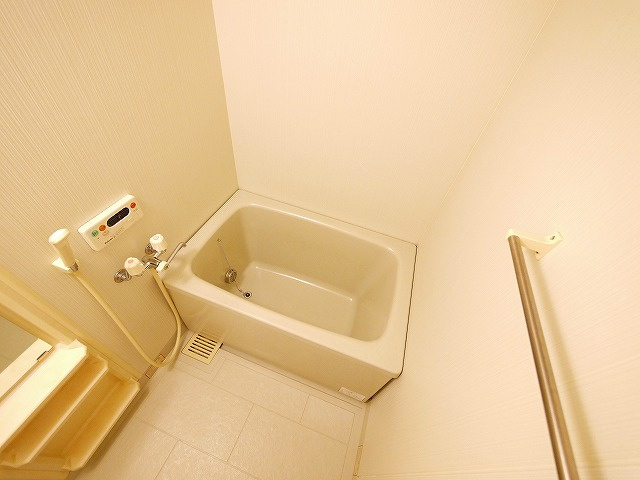 ラ・ルミエールＢの浴室|日々の暮らしに欠かせないお風呂です