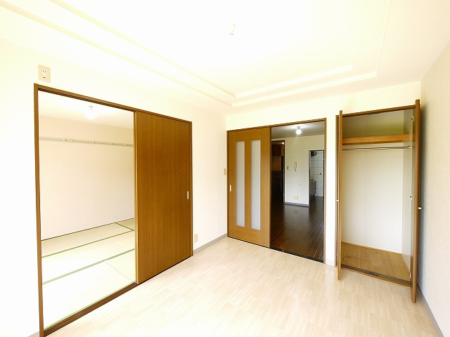 ラ・ルミエールＢの寝室|ゆとりの広さです