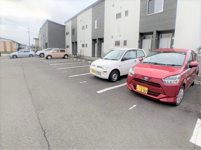 パスト・レガーロの駐車場