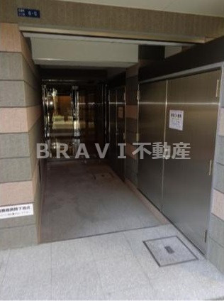 ルミエール瓦屋町　BRAVI不動産のエントランス|【ルミエール瓦屋町】落ち着いたエントランスです