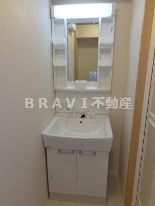 ルミエール瓦屋町　BRAVI不動産の独立洗面台|【ルミエール瓦屋町】使いやすい独立洗面台です