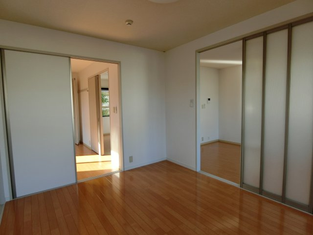 レインボーハイツB棟の洋室|イメージA102号室の写真