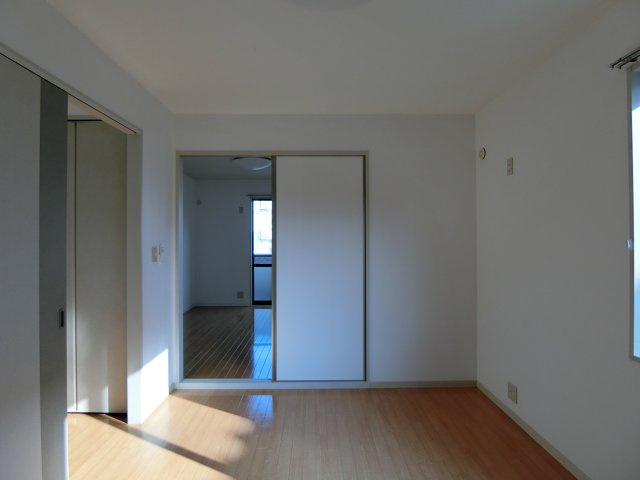 レインボーハイツB棟の洋室|イメージA102号室の写真