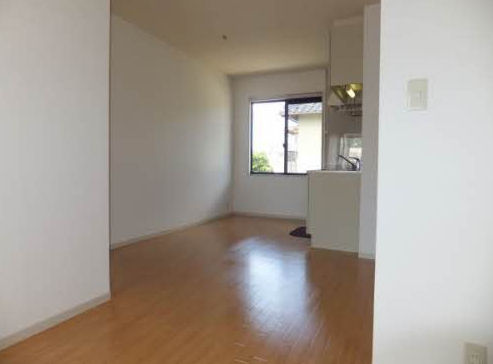 レインボーハイツB棟の居間・リビング