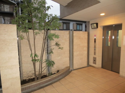 【エントランス】 | エーデルブルク