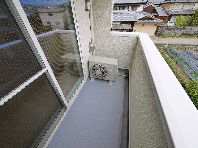 サントノーレⅡのバルコニー|お洗濯に活躍する広めのバルコニー