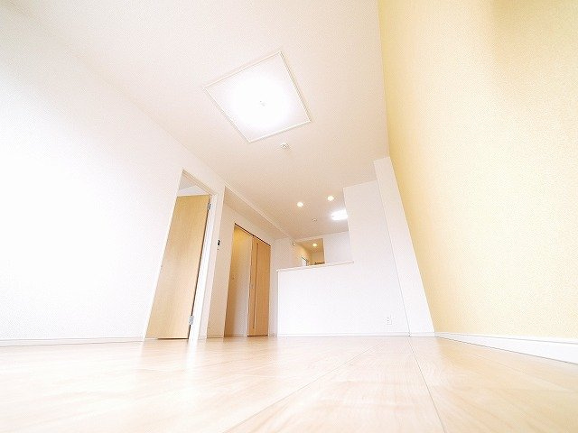 サントノーレⅡの居間・リビング|明るいお部屋です