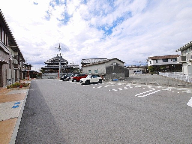 サントノーレⅡの駐車場|カースペースがあります