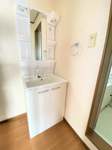 オアシス中根の洗面所