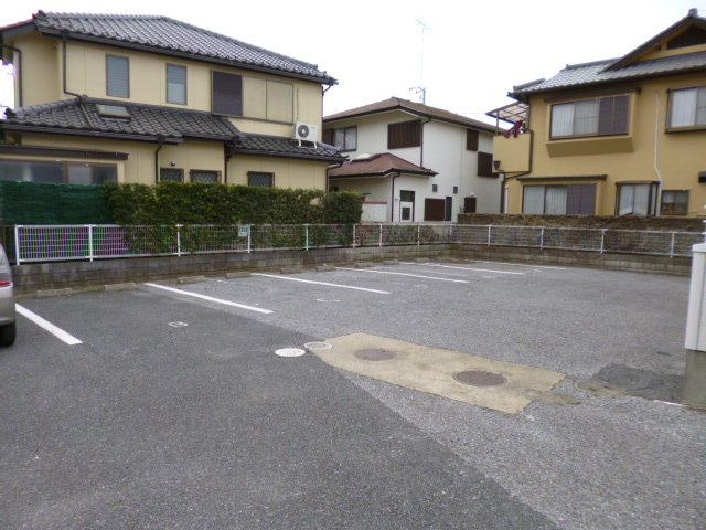 ハイクレスト大野の駐車場