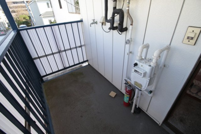 【設備】 | コーポ笹 | 洗濯機　お部屋の前におけます♪