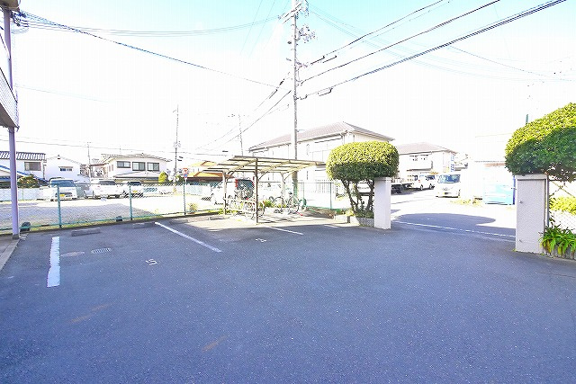 京終マンションの駐車場