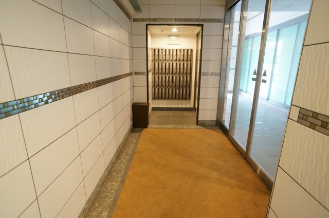 ビガーポリス133宝塚のエントランス
