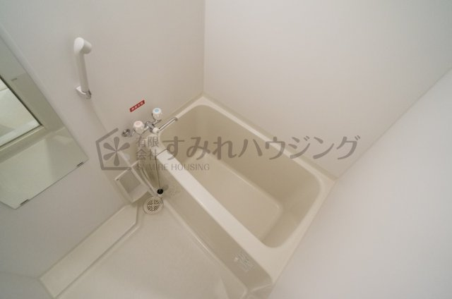 ビガーポリス133宝塚の浴室