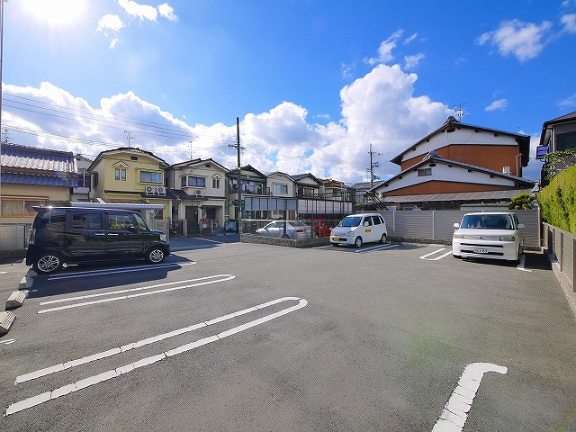 Ｈ．Ｔ．ミニョンⅢの駐車場
