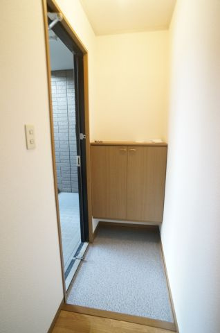 ガーデンスクエア伊丹の玄関