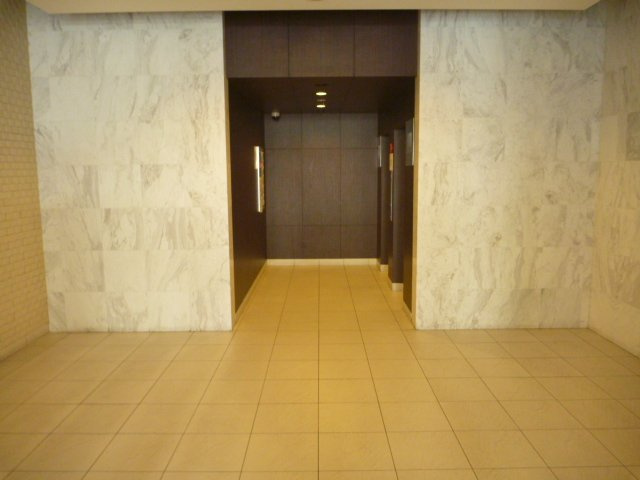 アーバネックス大阪城WEST（アーバネックスオオサカジョウウェスト）　BRAVI不動のエントランス