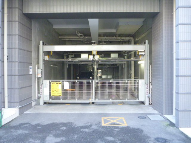 アーバネックス大阪城WEST（アーバネックスオオサカジョウウェスト）　BRAVI不動のエントランス