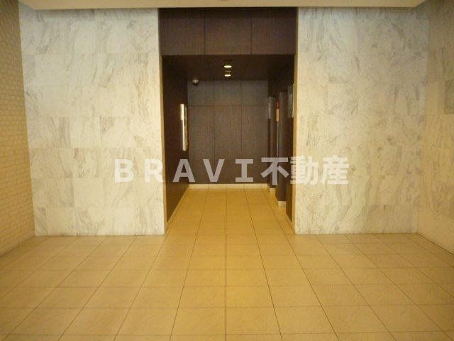 アーバネックス大阪城WEST（アーバネックスオオサカジョウウェスト）　BRAVI不動のエントランス|【アーバネックス大阪城WEST】毎日通るエントランスはこのようになっています