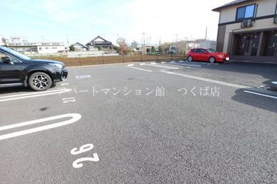 【駐車場】 | メイ　アジュールC