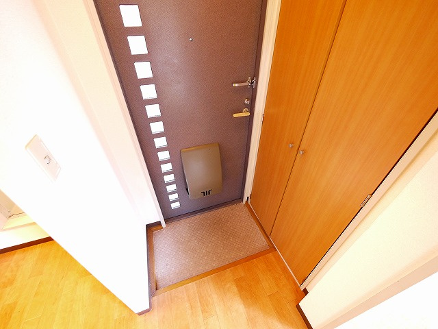 アンプルハーベストの玄関|明るい玄関です