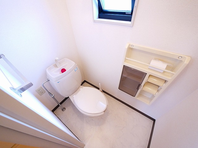 アンプルハーベストのトイレ|落ち着いた色調のトイレです