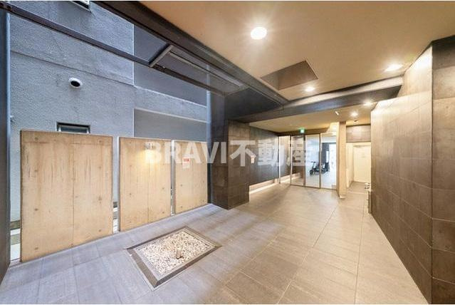 ルクレ堺筋本町レジデンス　BRAVI不動産のロビー
