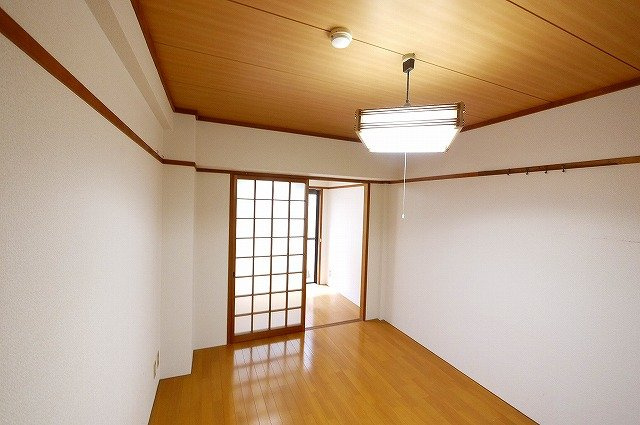 シャトレ信楽の洋室|スタンダードな洋室です