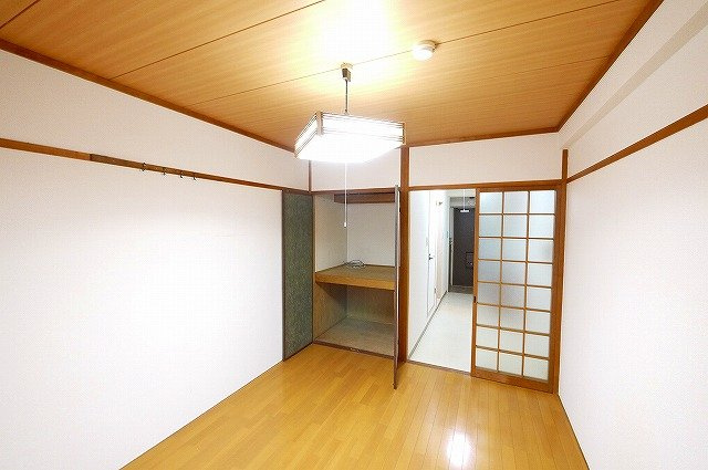 シャトレ信楽の洋室|個人の部屋や寝室として使える洋室です