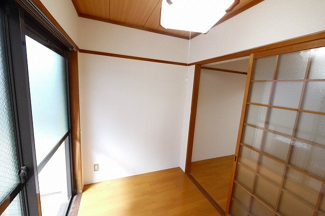 シャトレ信楽の洋室|広々とした洋室です