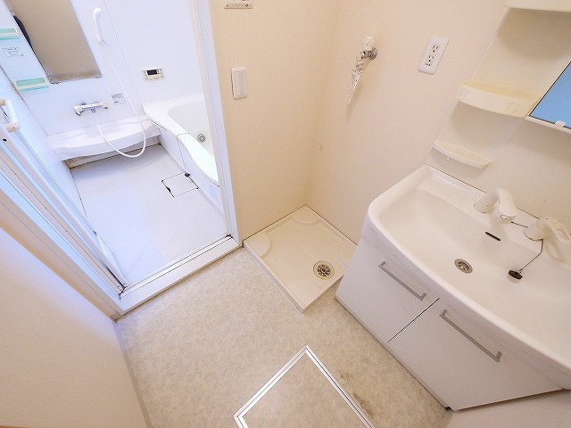 プラシードⅡの設備|室内洗濯置き場