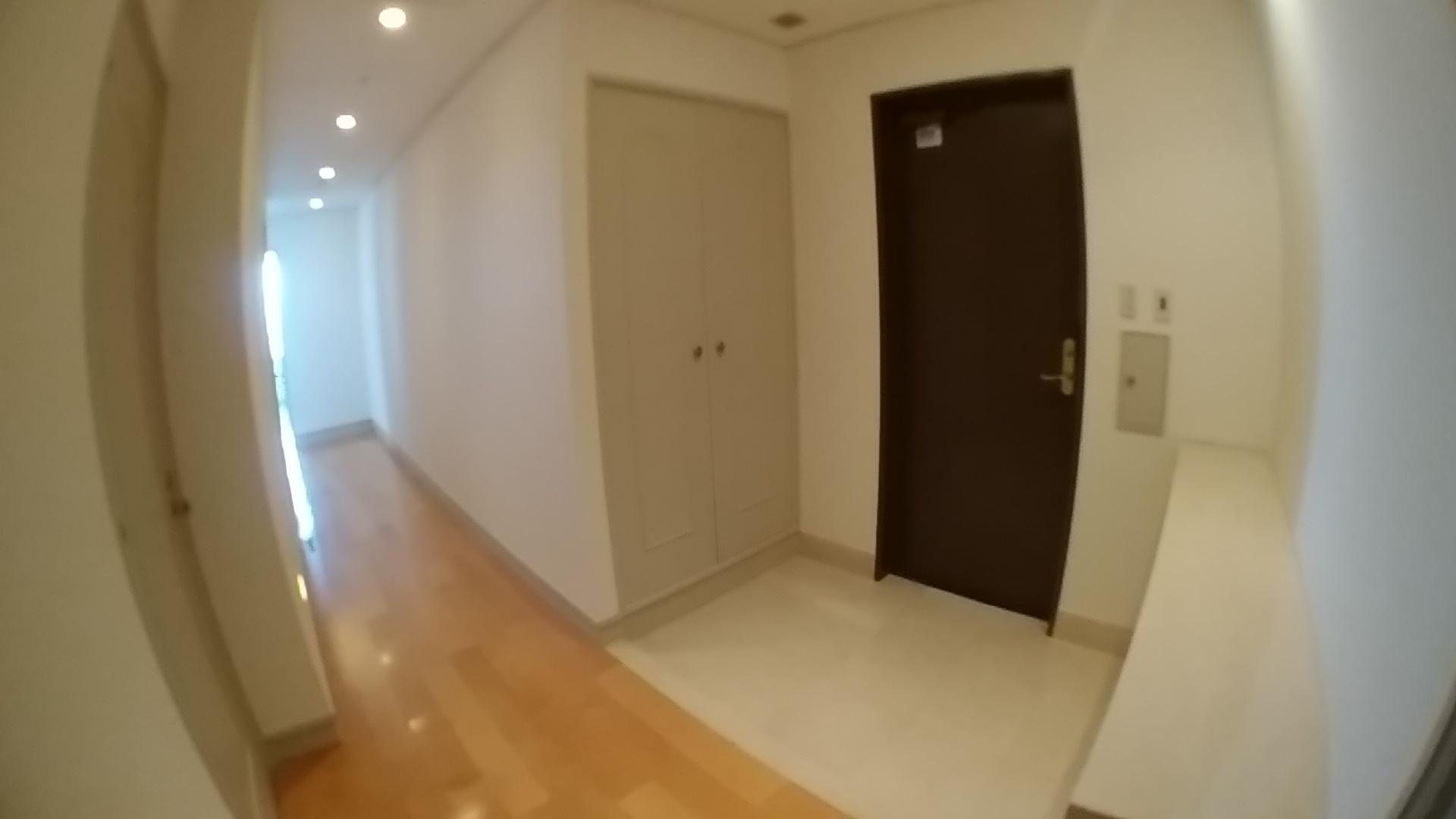 千代田区紀尾井町の賃貸マンションの玄関